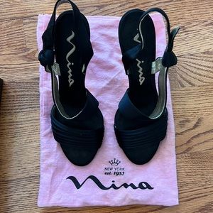 Nina Valama size 9m dress sandals